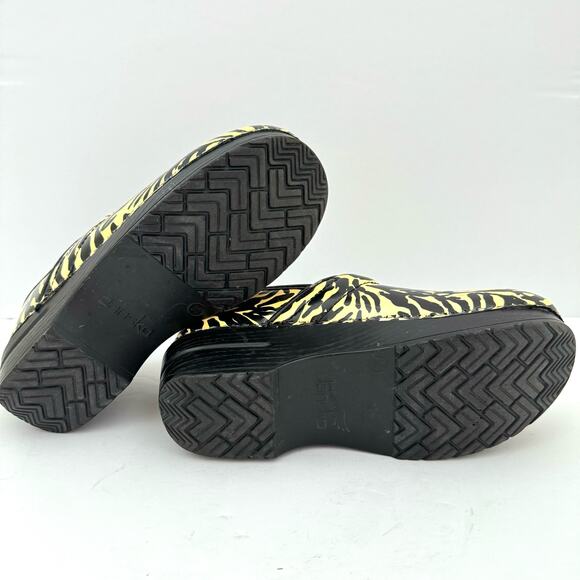 Dansko Yellow Zebra Print Professional Clogs Women's 38 (7.5) - Picture 11 of 11
